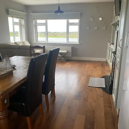 Private House, Wild Atlantic Way, Spanish Point Road, בית נופש מילטאון מלביי